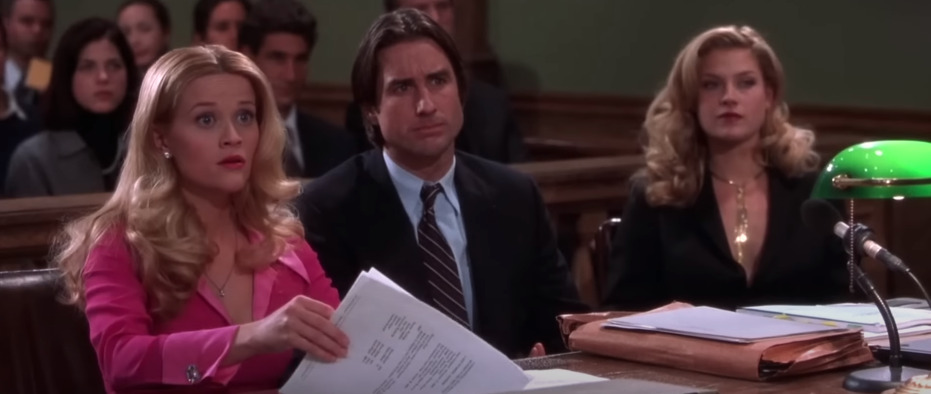 Reese Witherspoon as Elle Woods in the court room scene from Legally Blonde movie