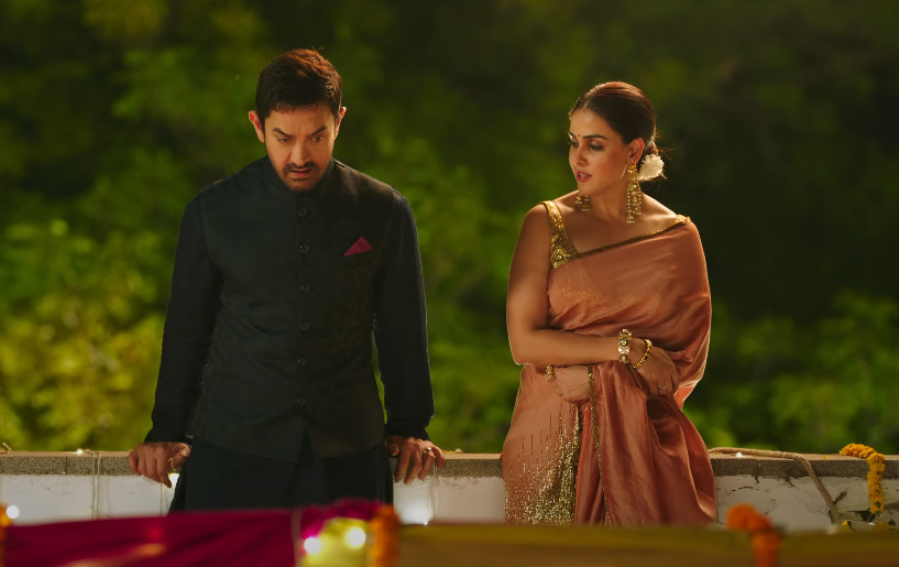 Aamir Khan and Genelia D’Souza in a quiet conversation, sharing a heartfelt moment in Sitaare Zameen Par
